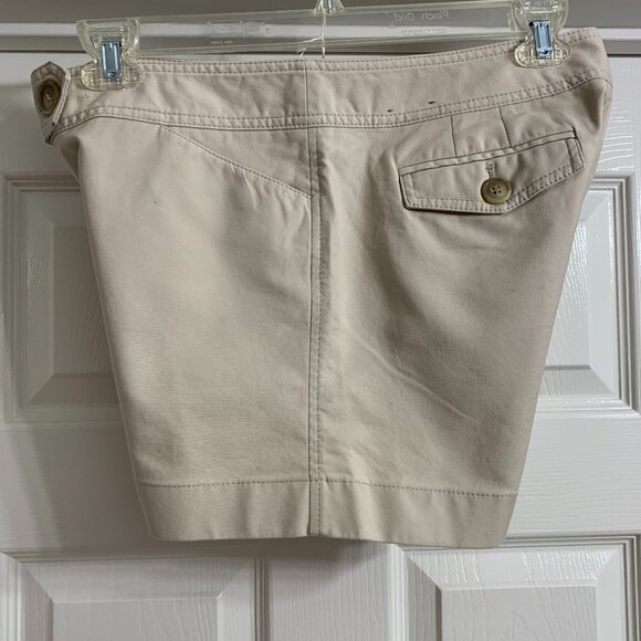 Ann Taylor Women's Khaki Color Shorts, Size 8 - Picture 1 of 5
